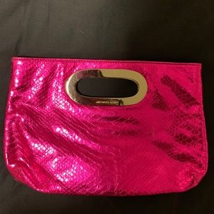 Michael Kors Berkeley metallic python clutch pink